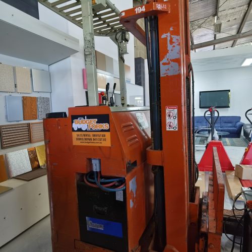 Nissan 1.5T 6M Electric Reach Truck right